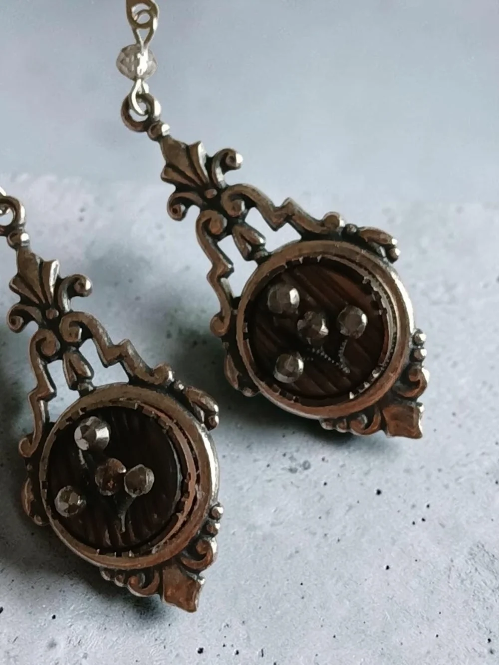 N/A elegant antique